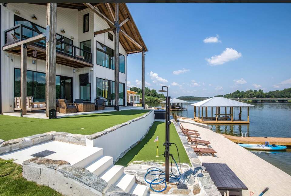 Breathtaking Lakefront Escape with Panoramic Views - Alexander City, Alabama