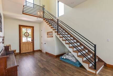 Breathtaking Lakefront Escape with Panoramic Views - Alexander City, Alabama