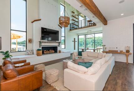 Breathtaking Lakefront Escape with Panoramic Views - Alexander City, Alabama