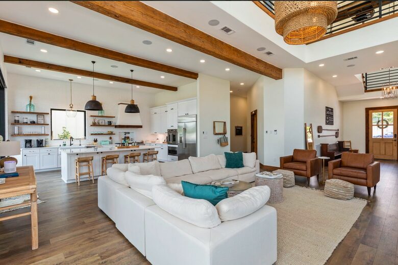Breathtaking Lakefront Escape with Panoramic Views - Alexander City, Alabama