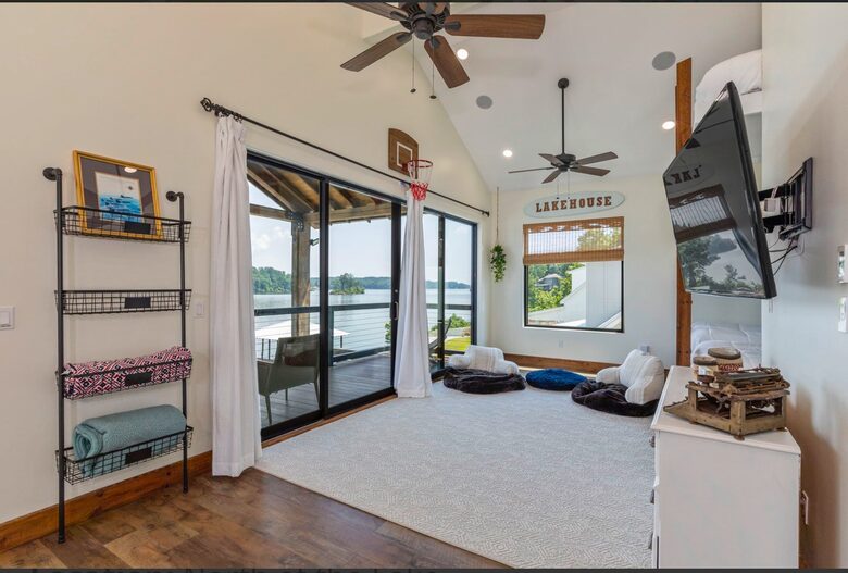 Breathtaking Lakefront Escape with Panoramic Views - Alexander City, Alabama