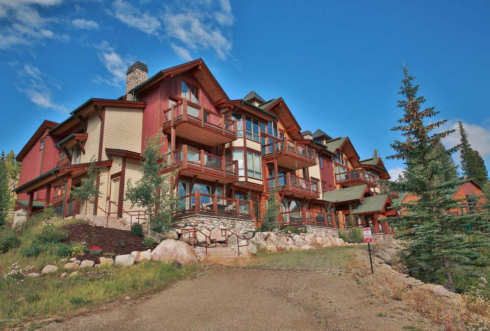 Elevated Mountain Retreat with Resort Views - Winter Park, Colorado