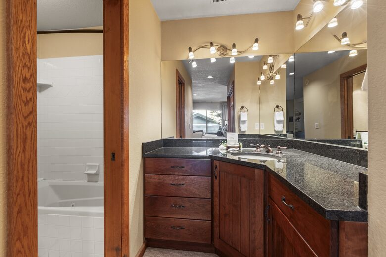 Sophisticated Boulder Creek Retreat - Park City, Utah