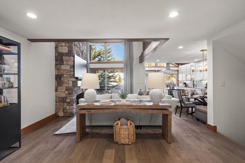 Sophisticated Boulder Creek Retreat - Park City, Utah