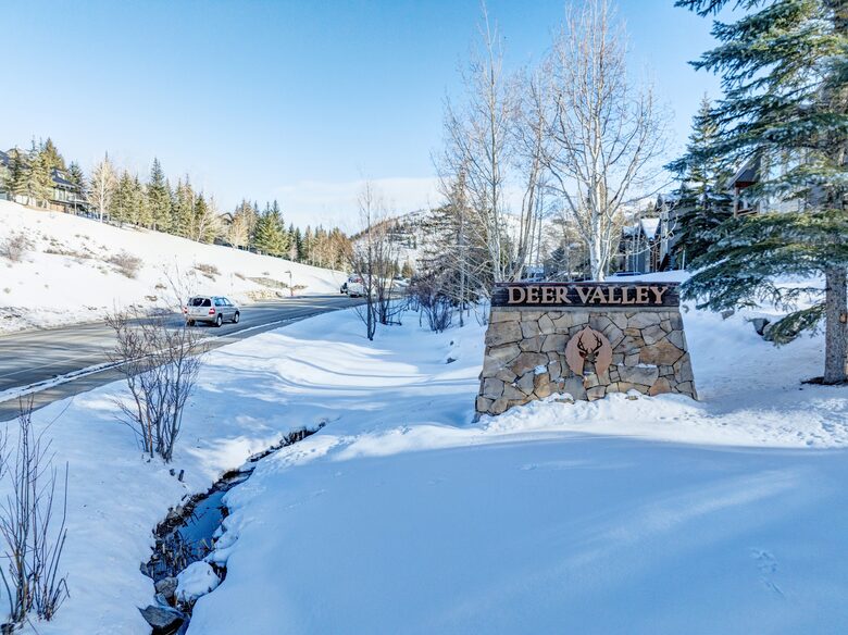 Sophisticated Boulder Creek Retreat - Park City, Utah