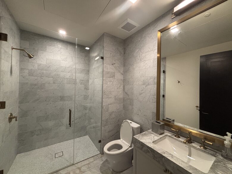 Middle bathroom