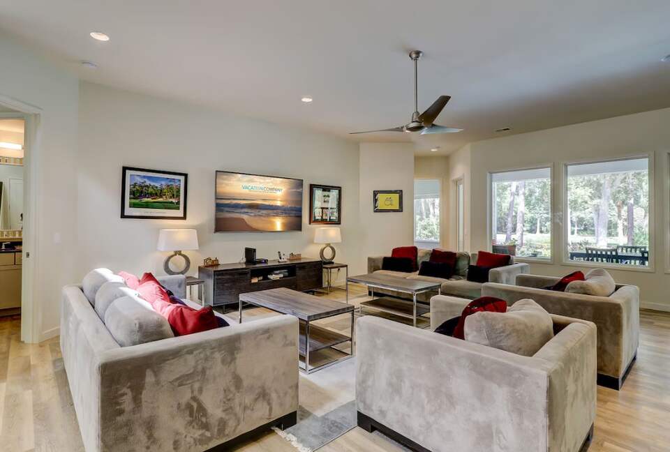 Grand Retreat in Sea Pines | Overlooking Harbour Town Golf - Hilton Head Island, South Carolina