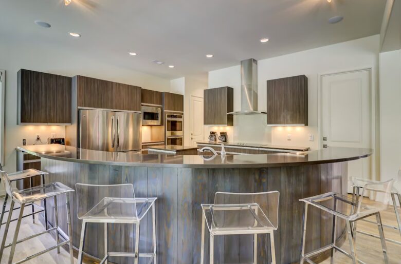 Grand Retreat in Sea Pines | Overlooking Harbour Town Golf - Hilton Head Island, South Carolina