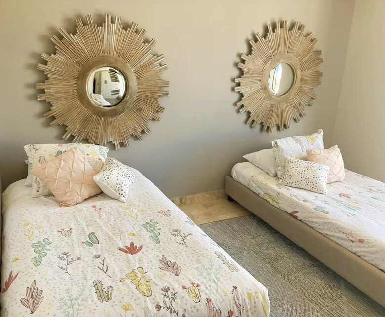 SECOND ROOM