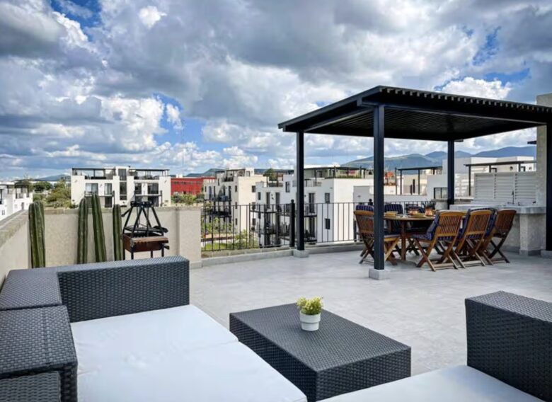 ROOF GARDEN