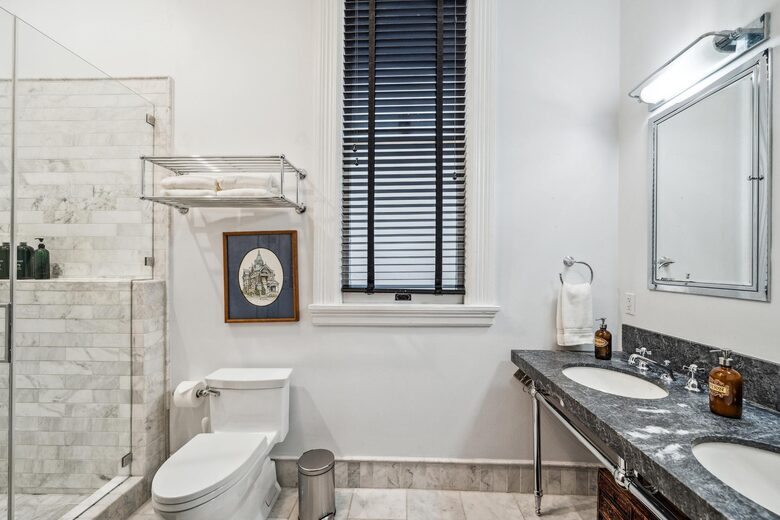 2F Bathroom 2: Across the hall from Birdsong