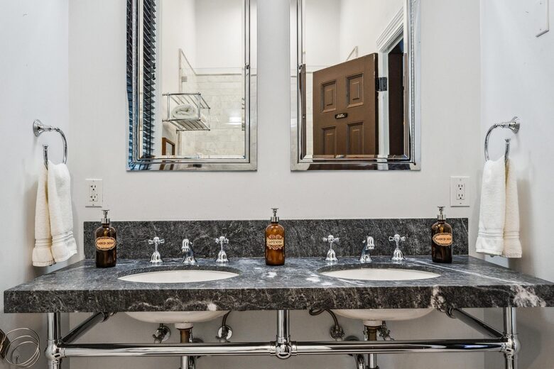 2F Bathroom 2 : Double vanity -Across the hall from Birdsong