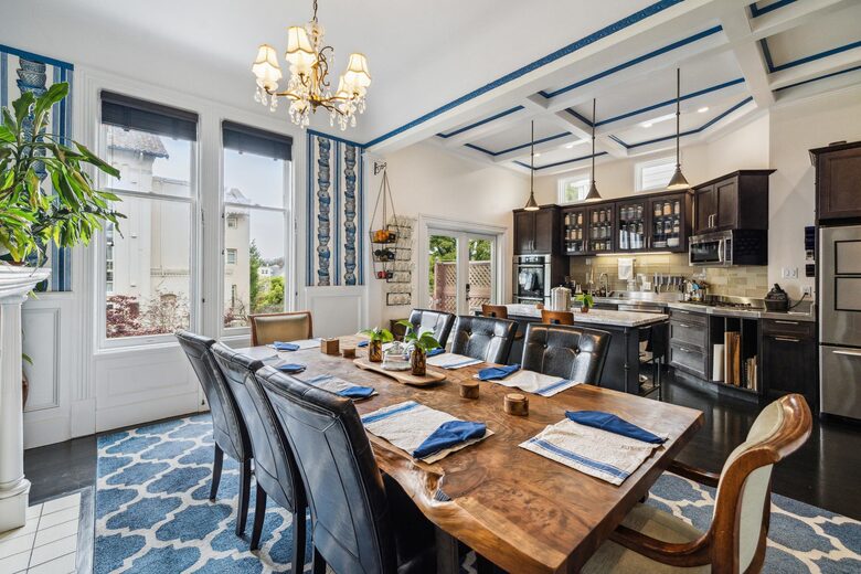 3F Kitchen & Dining Room