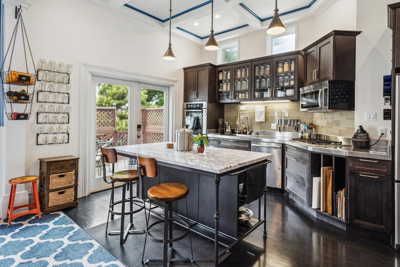 3F Kitchen & Dining Room