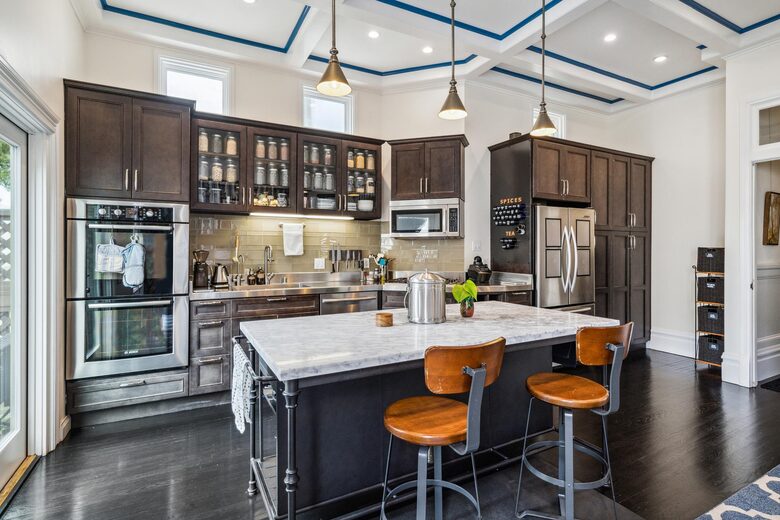 3F Kitchen & Dining Room: Double wall oven