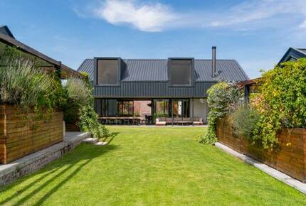 Sophisticated Farm Manor with Expansive Views and Luxurious Touches - Lynedoch, Stellenbosch, South Africa
