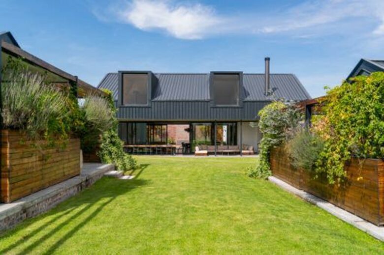 Sophisticated Farm Manor with Expansive Views and Luxurious Touches - Lynedoch, Stellenbosch, South Africa