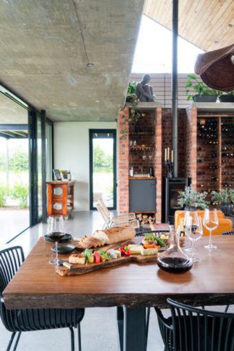 Sophisticated Farm Manor with Expansive Views and Luxurious Touches - Lynedoch, Stellenbosch, South Africa