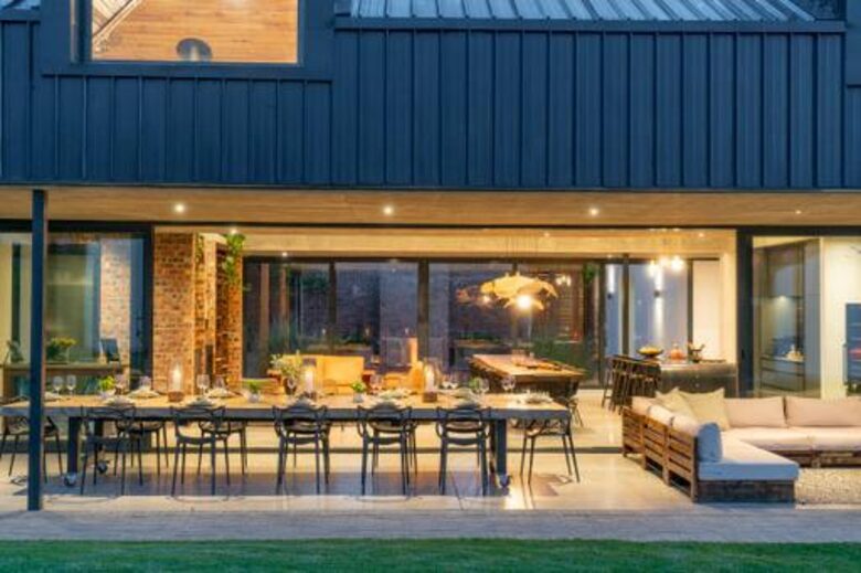 Sophisticated Farm Manor with Expansive Views and Luxurious Touches - Lynedoch, Stellenbosch, South Africa