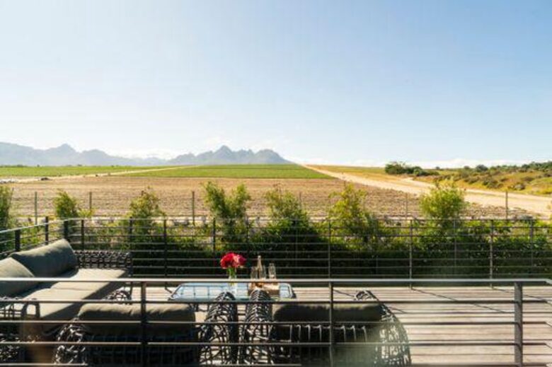 Sophisticated Farm Manor with Expansive Views and Luxurious Touches - Lynedoch, Stellenbosch, South Africa