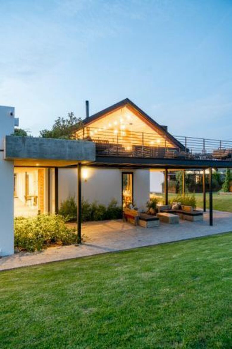 Sophisticated Farm Manor with Expansive Views and Luxurious Touches - Lynedoch, Stellenbosch, South Africa