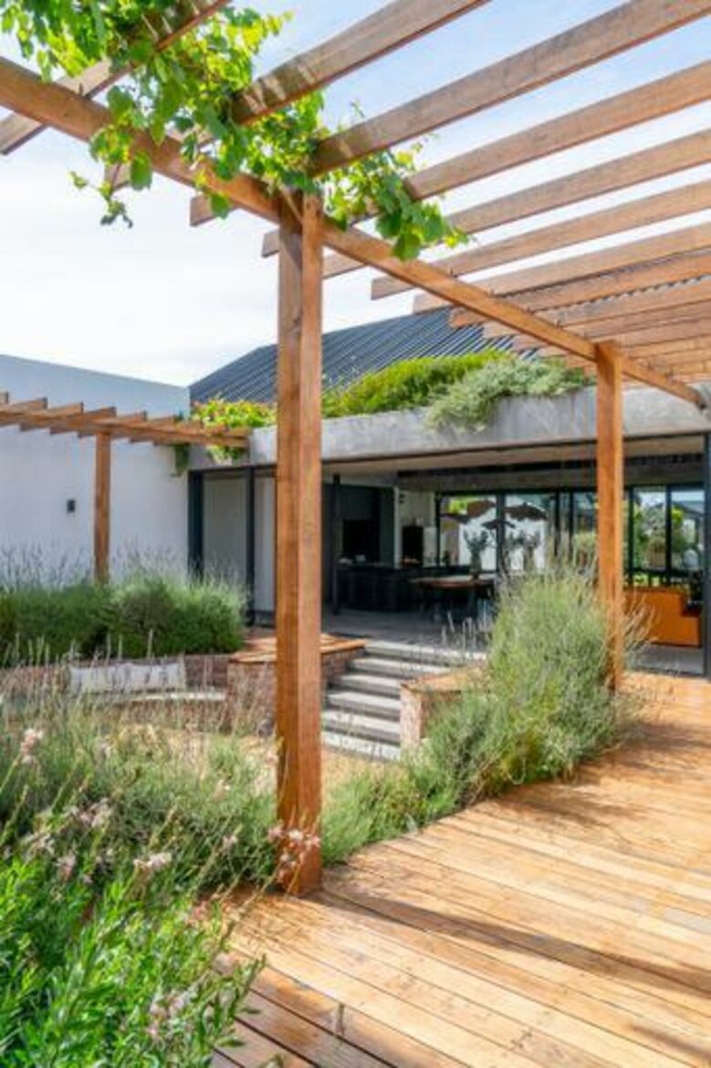 Sophisticated Farm Manor with Expansive Views and Luxurious Touches - Lynedoch, Stellenbosch, South Africa