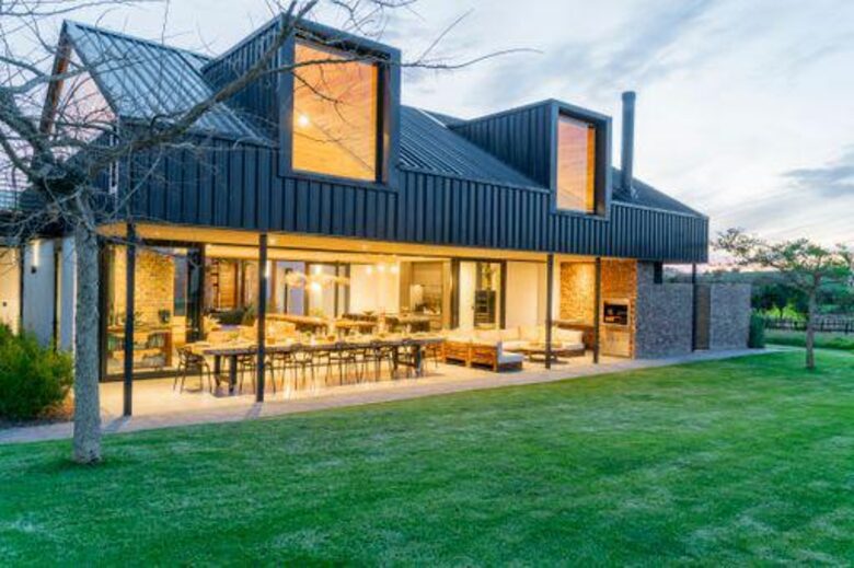 Sophisticated Farm Manor with Expansive Views and Luxurious Touches - Lynedoch, Stellenbosch, South Africa