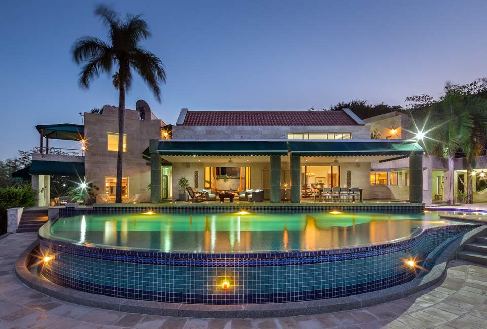 Contemporary Mountain Retreat in Santo Domingo - Pedro Brand, Santo Domingo, Dominican Republic