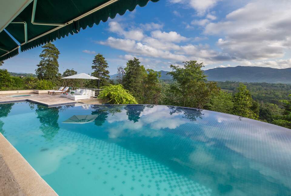 Contemporary Mountain Retreat in Santo Domingo - Pedro Brand, Santo Domingo, Dominican Republic
