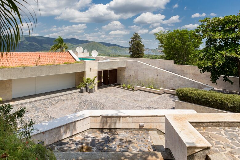 Contemporary Mountain Retreat in Santo Domingo - Pedro Brand, Santo Domingo, Dominican Republic