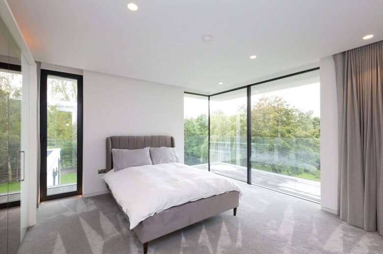 Sophisticated Countryside Estate with Private Par-3 - Knutsford, United Kingdom