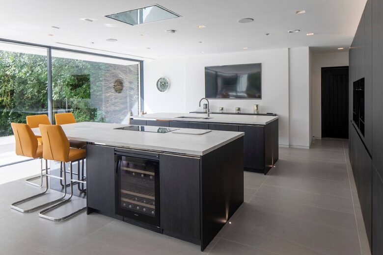 Sophisticated Countryside Estate with Private Par-3 - Knutsford, United Kingdom