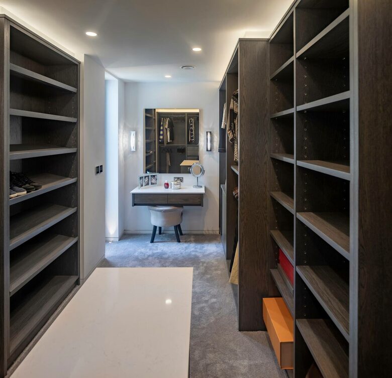 Sophisticated Countryside Estate with Private Par-3 - Knutsford, United Kingdom