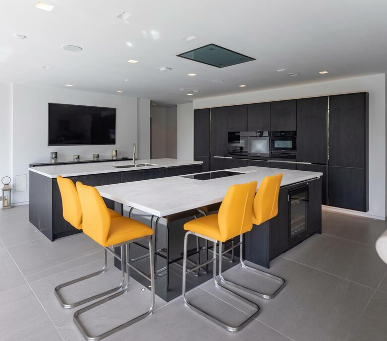 Sophisticated Countryside Estate with Private Par-3 - Knutsford, United Kingdom