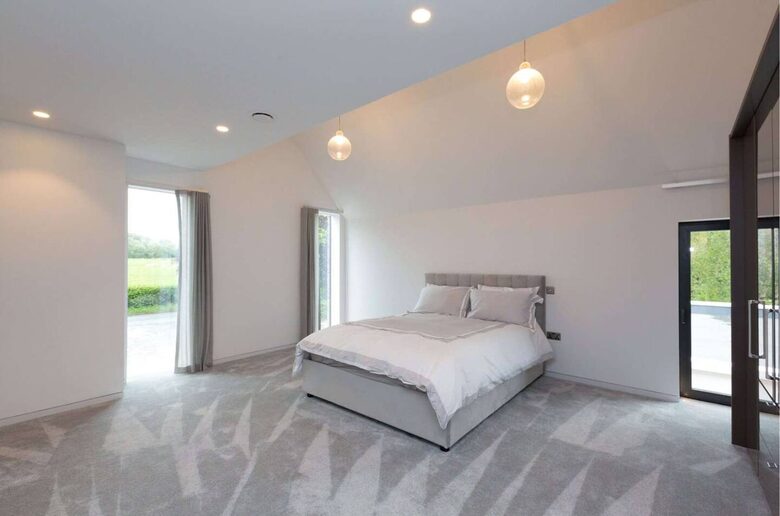 Sophisticated Countryside Estate with Private Par-3 - Knutsford, United Kingdom