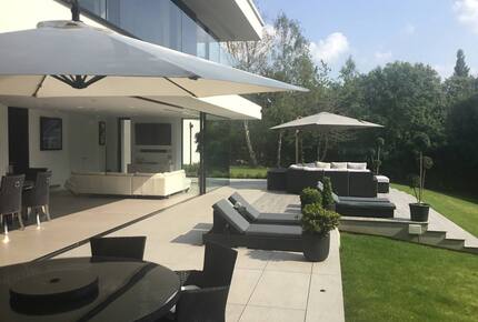 Sophisticated Countryside Estate with Private Par-3 - Knutsford, United Kingdom