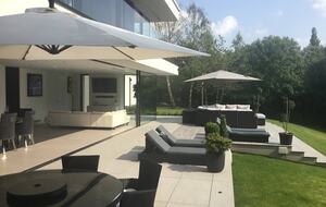 Sophisticated Countryside Estate with Private Par-3 - Knutsford, United Kingdom