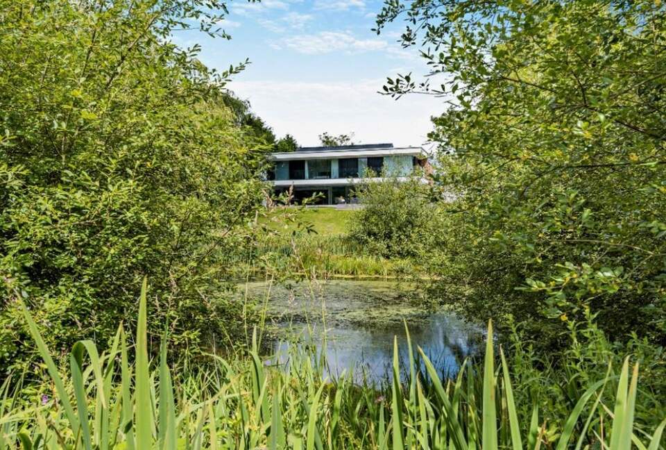Sophisticated Countryside Estate with Private Par-3 - Knutsford, United Kingdom