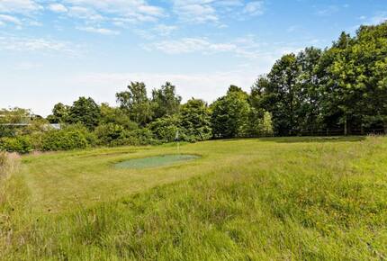 Sophisticated Countryside Estate with Private Par-3 - Knutsford, United Kingdom