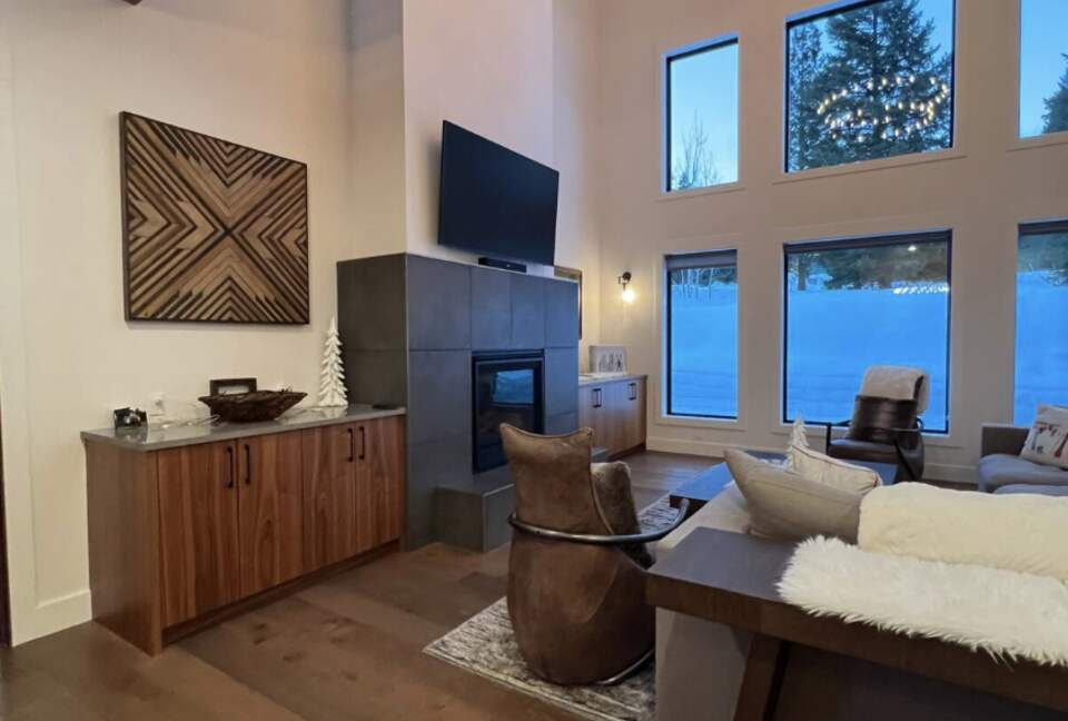 Ski-In/Ski-Out Modern Chalet in Tamarack Resort - Donnelly, Idaho