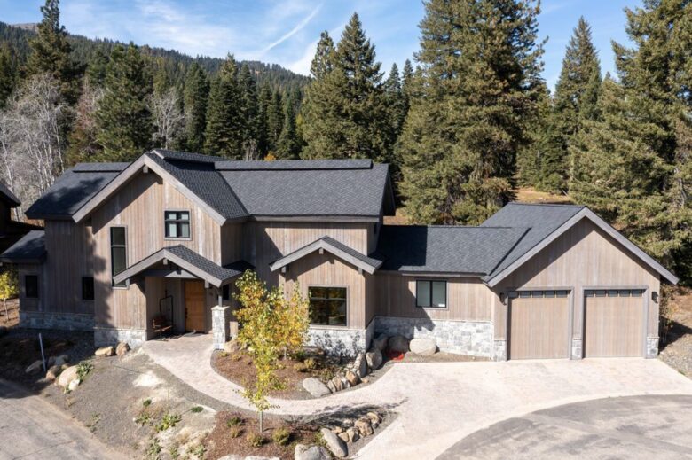 Ski-In/Ski-Out Modern Chalet in Tamarack Resort - Donnelly, Idaho