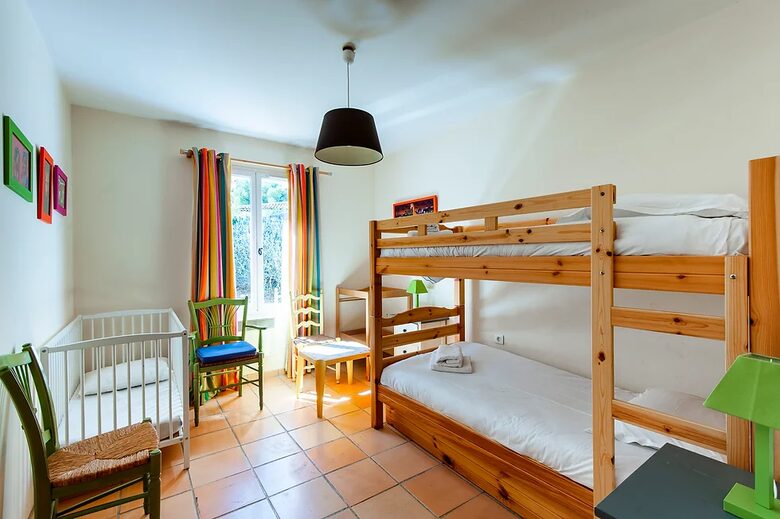 Refined Pont Royal Retreat with Heated Pool - Mallemort Pont Royal, France