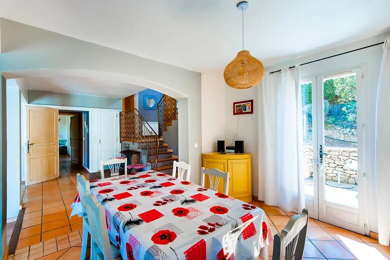 Refined Pont Royal Retreat with Heated Pool - Mallemort Pont Royal, France
