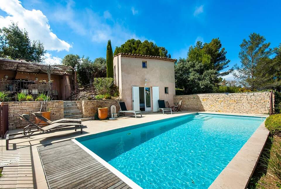 Refined Pont Royal Retreat with Heated Pool - Mallemort Pont Royal, France