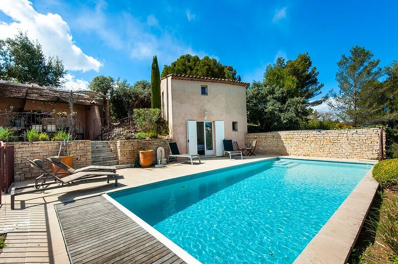 Refined Pont Royal Retreat with Heated Pool - Mallemort Pont Royal, France