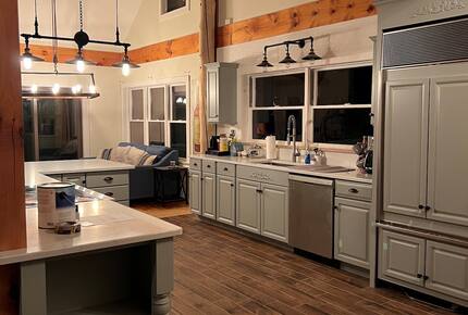 Saratoga Charming Country Haven on Expansive Pastures - Wilton, New York