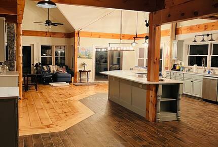 Saratoga Charming Country Haven on Expansive Pastures - Wilton, New York