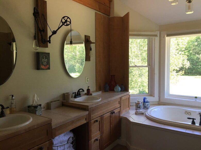Saratoga Charming Country Haven on Expansive Pastures - Wilton, New York