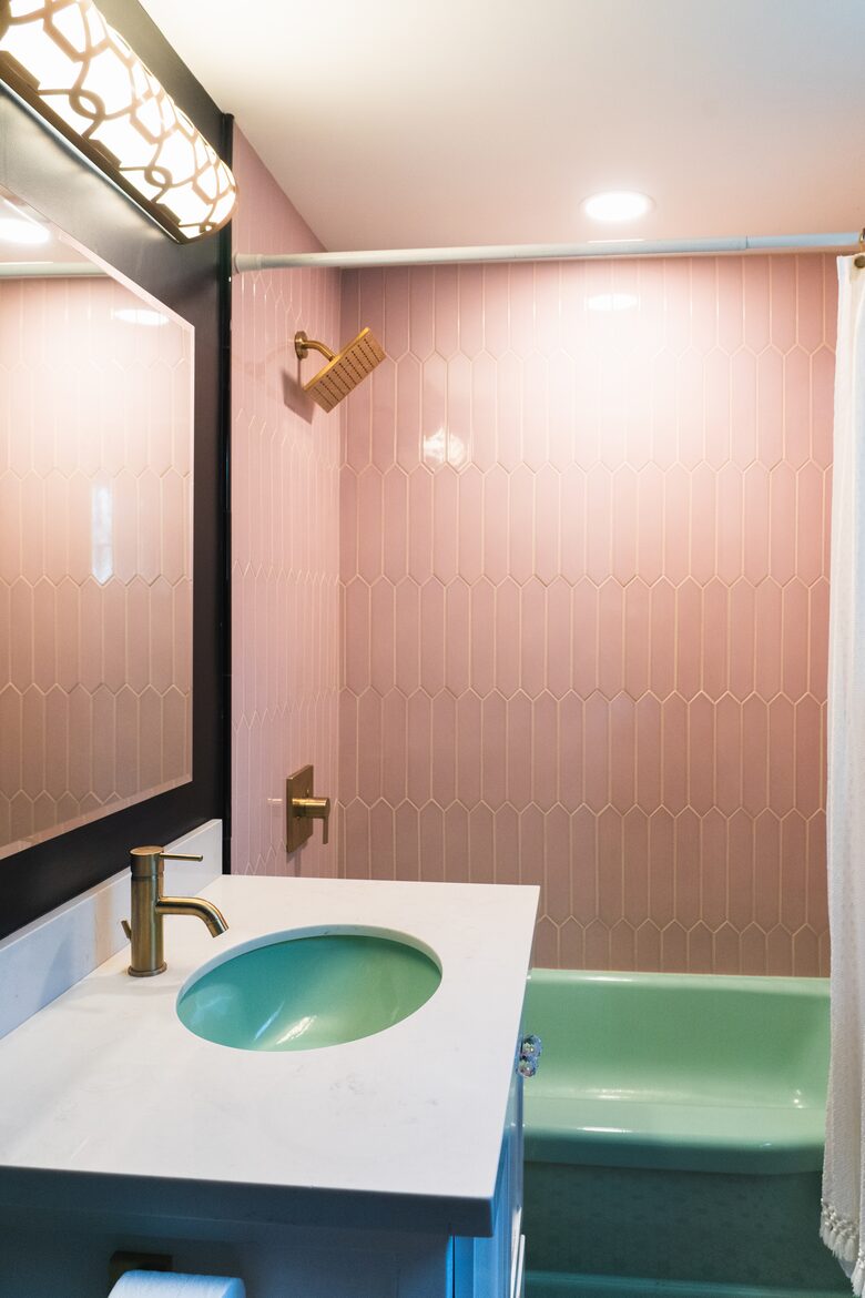 Throwback FUN Retro bathroom with Original Mint