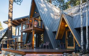 Jerry's Hideaway: Modern A-Frame on the Lake